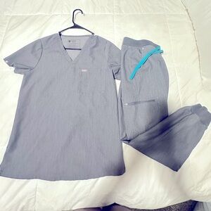 Graphite figs scrub set